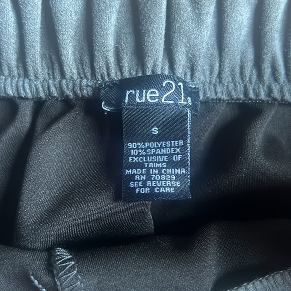 Rue21 Olive green suede skirt - Picture 2 of 2